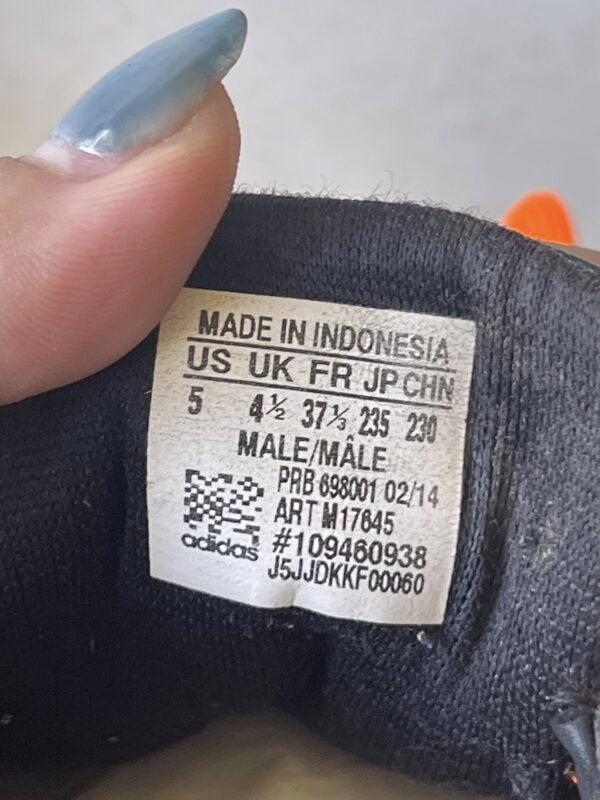 Giày Đá Banh 2hand Hiệu Adidas