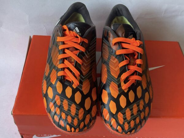 Giày Đá Banh 2hand Hiệu Adidas