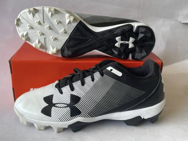 Giày Đá Banh 2hand Hiệu Under Armour