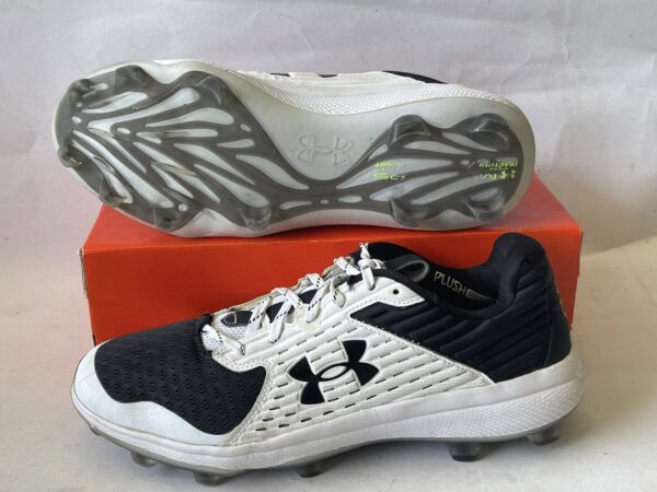 Giày Đá Banh 2hand Hiệu Under Armour