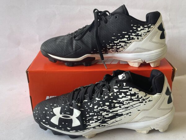 Giày Đá Banh 2hand Hiệu Under Armour