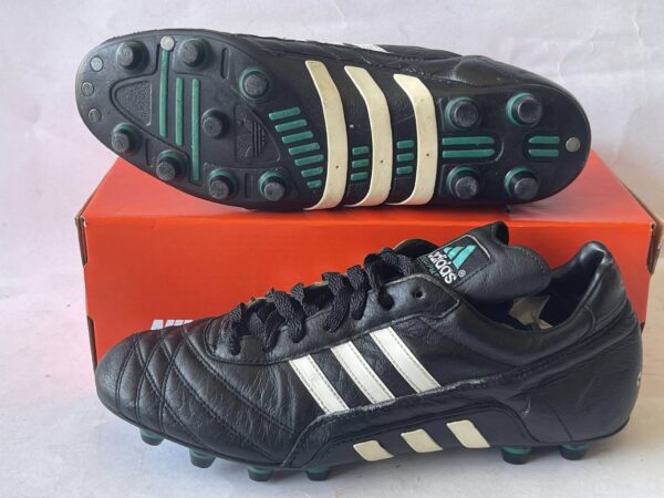 Giày Đá Banh 2hand Hiệu Adidas