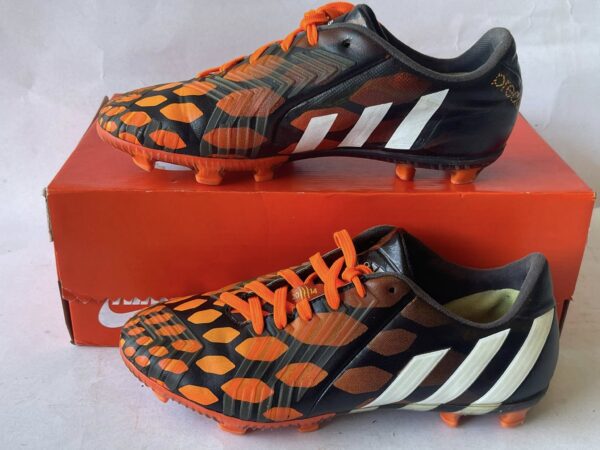 Giày Đá Banh 2hand Hiệu Adidas