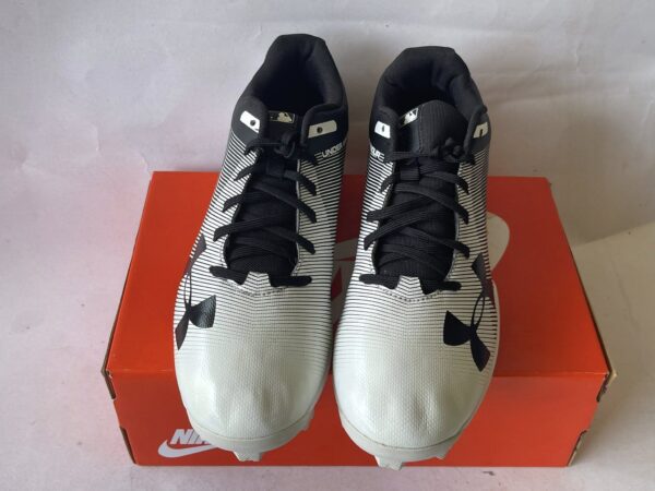 Giày Đá Banh 2hand Hiệu Under Armour