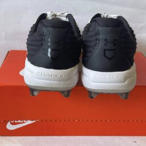 Giày Đá Banh 2hand Hiệu Under Armour