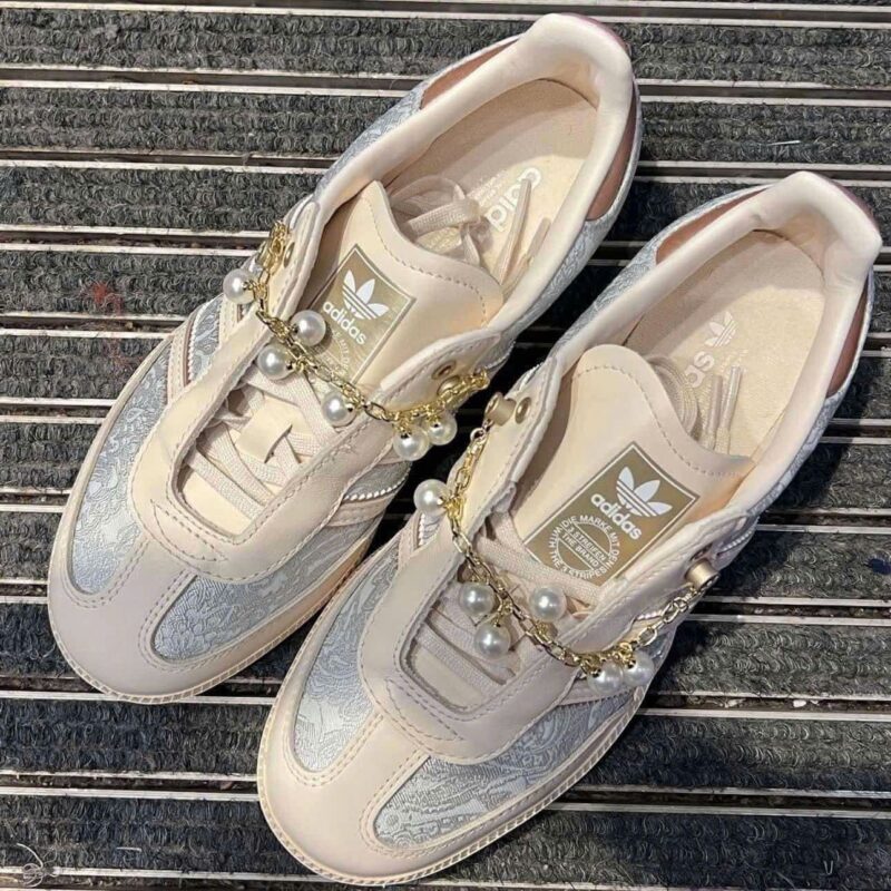Cách Phân Biệt Các Phiên Bản Giới Hạn Của Adidas
