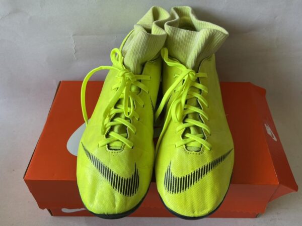 Giày Đá Banh 2hand Hiệu Nike