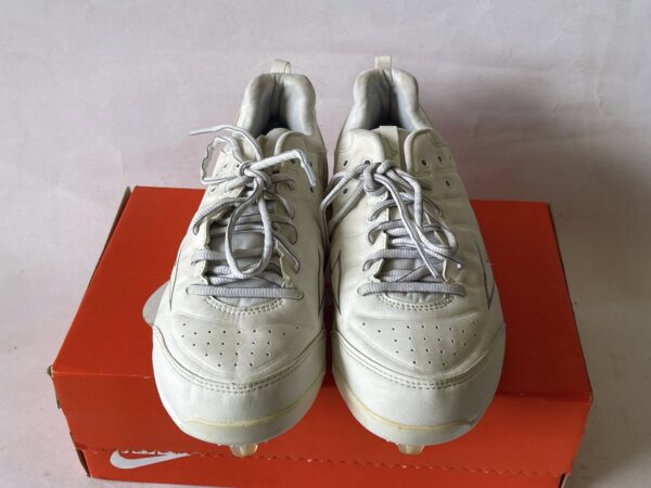 Giày Đá Banh 2hand Hiệu Mizuno