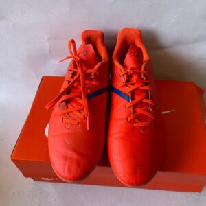 Giày Đá Banh 2hand Hiệu Kipsta