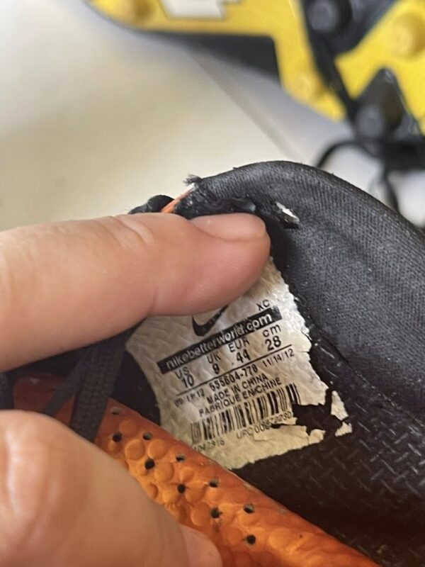 Giày Đá Banh 2hand Hiệu Nike