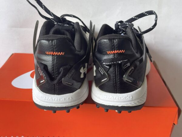 Giày Đá Banh 2hand Hiệu Under Armour