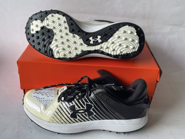 Giày Đá Banh 2hand Hiệu Under Armour