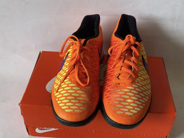 Giày Đá Banh 2hand Hiệu Nike