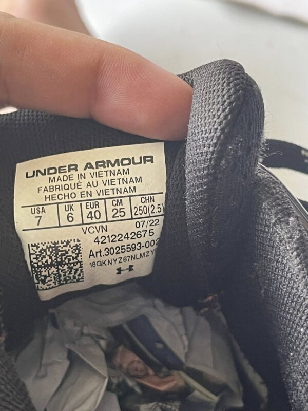 Giày Đá Banh 2hand Hiệu Under Armour