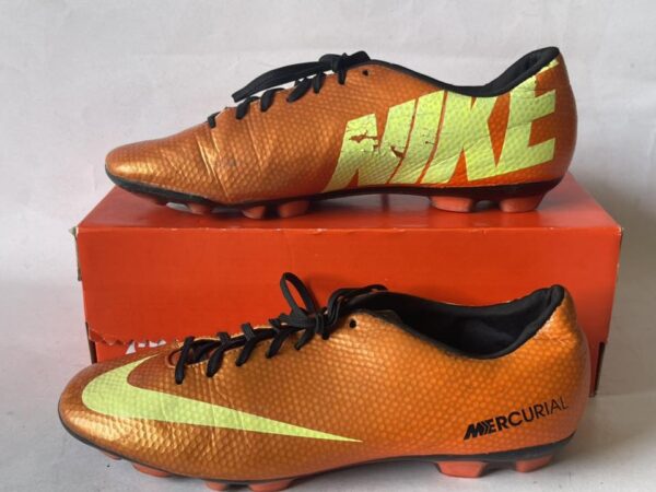 Giày Đá Banh 2hand Hiệu Nike