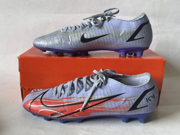 Giày Đá Banh Hiệu Nike
