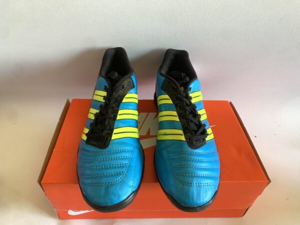 Giày Đá Banh 2hand Hiệu Adidas