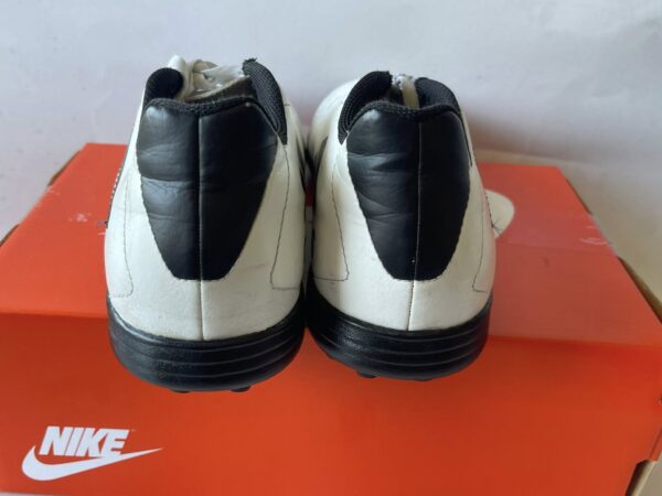 Giày Đá Banh 2hand Hiệu Adidas