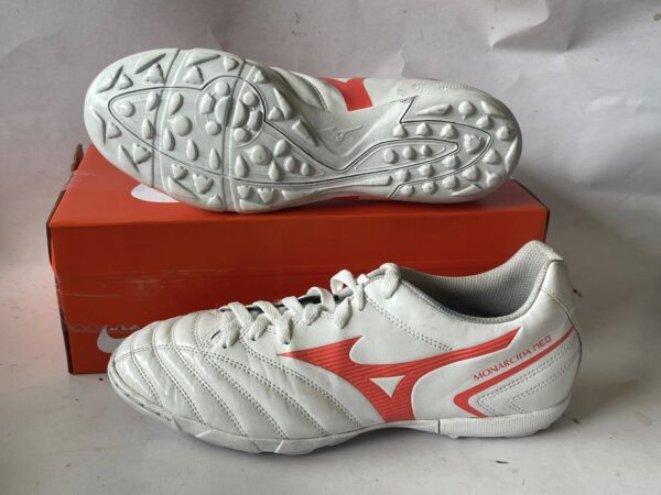 Giày Đá Banh 2hand Hiệu Mizuno