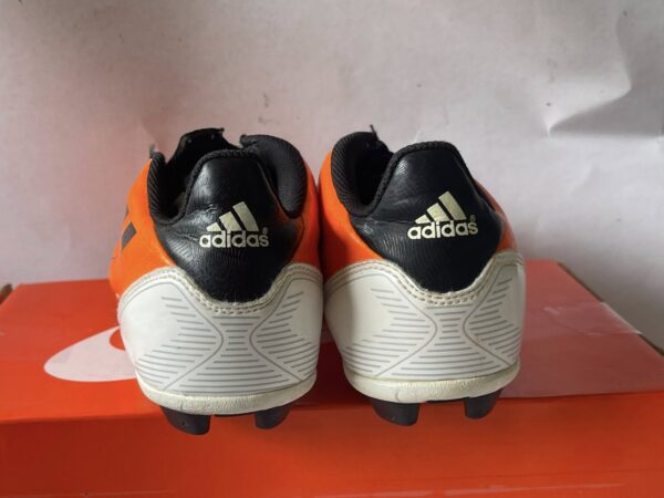 Giày Đá Banh 2hand Hiệu Adidas
