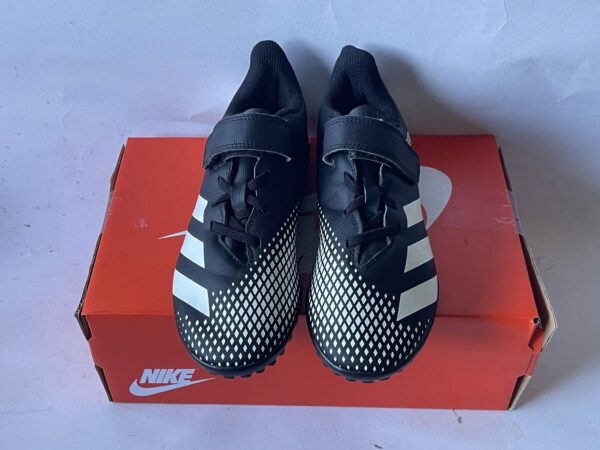Giày Đá Bóng 2hand Hiệu Adidas