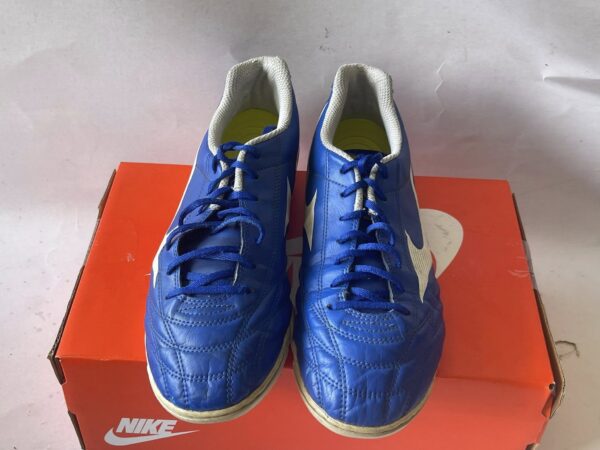 Giày Đá Banh 2hand Hiệu Mizuno
