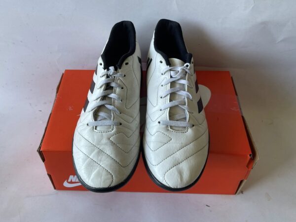 Giày Đá Banh 2hand Hiệu Adidas