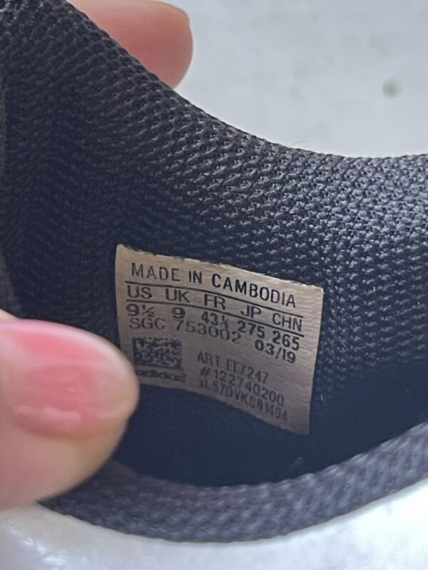 Giày Đá Banh 2hand Hiệu Adidas