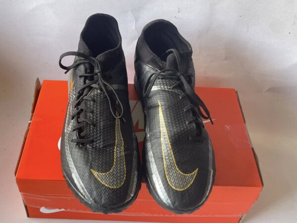 Giày Đá Banh 2hand Hiệu Nike