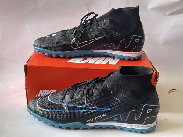 Giày Đá Banh 2hand Hiệu Nike Giày Đá Banh 2hand Hiệu Nike