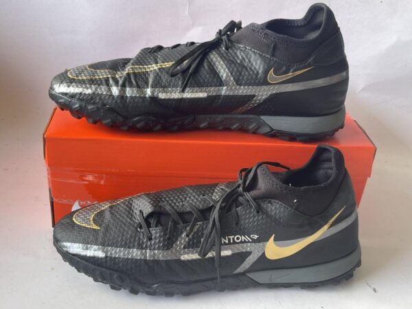 Giày Đá Banh 2hand Hiệu Nike