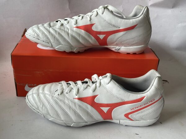 Giày Đá Banh 2hand Hiệu Mizuno