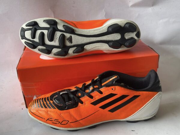 Giày Đá Banh 2hand Hiệu Adidas