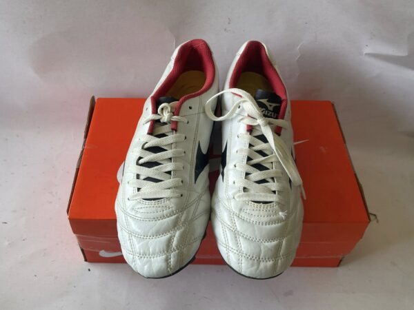 Giày Đá Banh 2hand Hiệu Mizuno