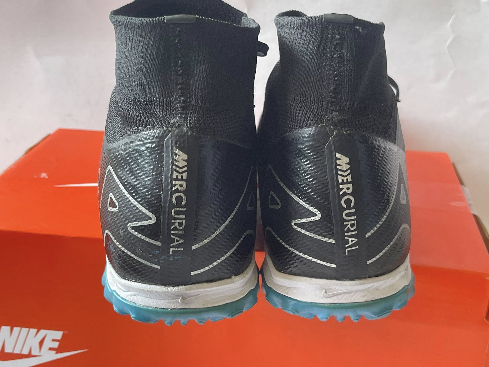 Giày Đá Banh 2hand Hiệu Nike Giày Đá Banh 2hand Hiệu Nike