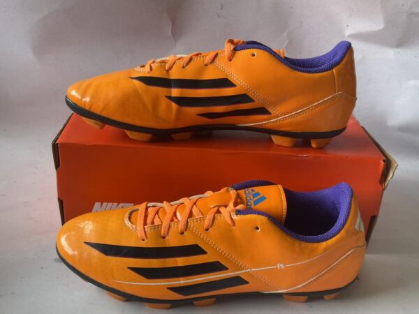 Giày Đá Banh 2hand Hiệu Adidas