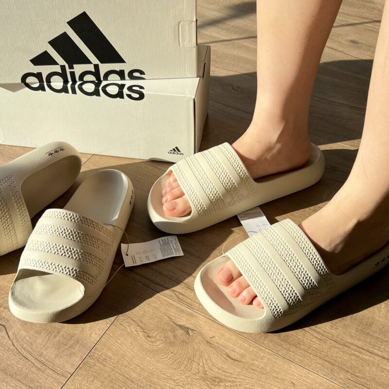 Dép Adidas Chính Hãng Món Phụ Kiện Không Thể Thiếu