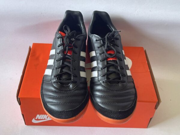 Giày Đá Banh 2hand Hiệu Adidas