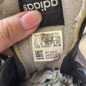 Giày Đá Banh 2hand Hiệu Adidas