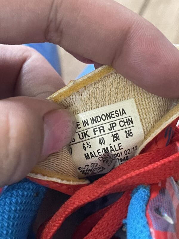 Giày Đá Banh 2hand Hiệu Adidas