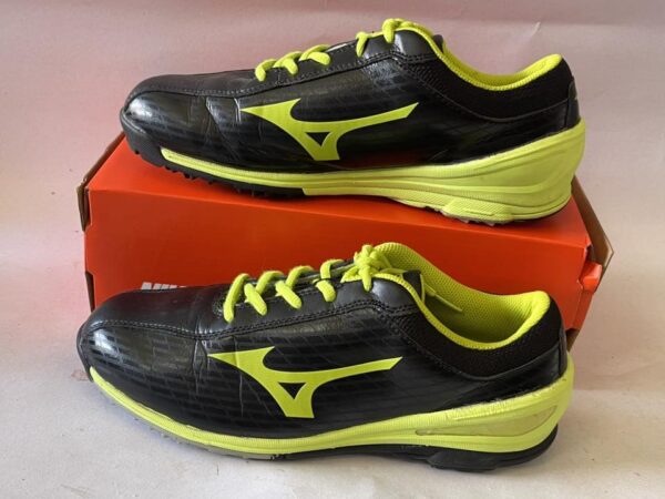 Giày Đá Banh 2hand Hiệu Mizuno