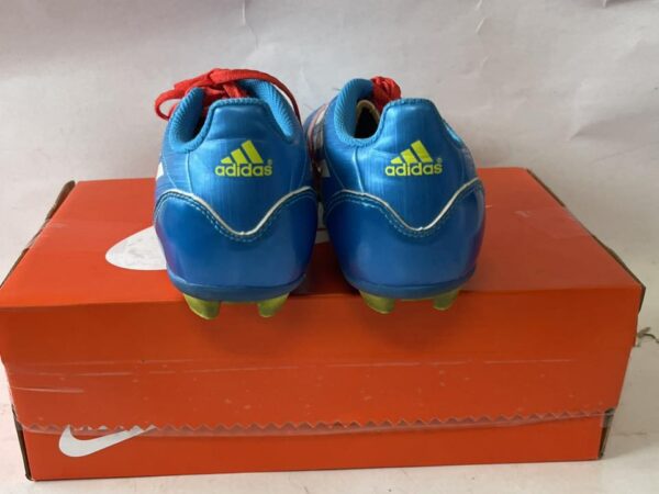 Giày Đá Banh 2hand Hiệu Adidas