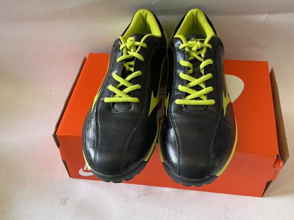 Giày Đá Banh 2hand Hiệu Mizuno