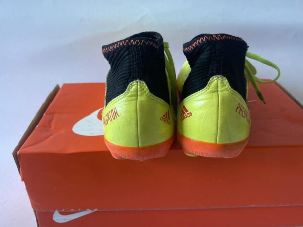 Giày Đá Banh 2hand Hiệu Adidas