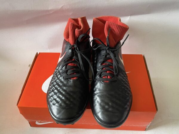Giày Đá Banh 2hand Hiệu Nike