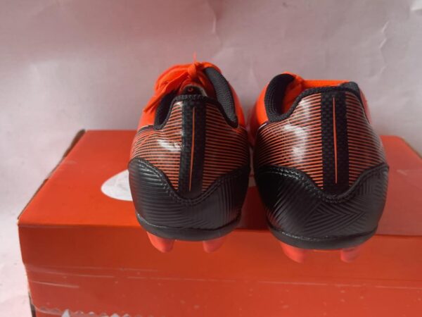 Giày Đá Banh 2hand Hiệu Adidas