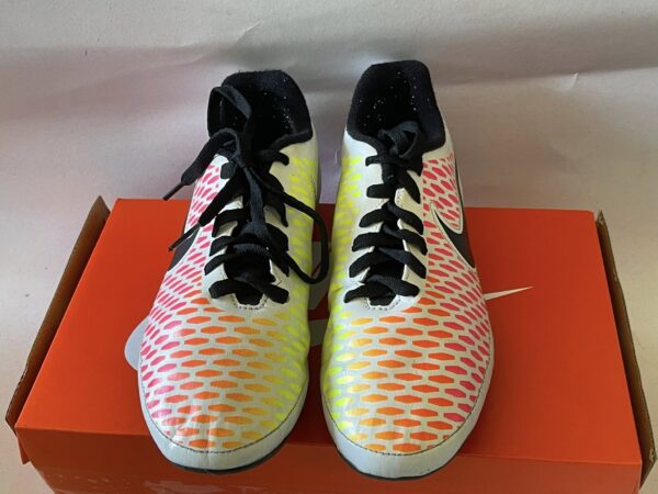 Giày Đá Banh 2hand Hiệu Nike