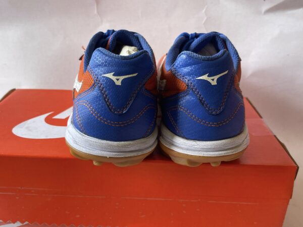 Giày Đá Banh 2hand Hiệu Mizuno