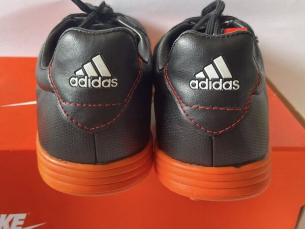 Giày Đá Banh 2hand Hiệu Adidas