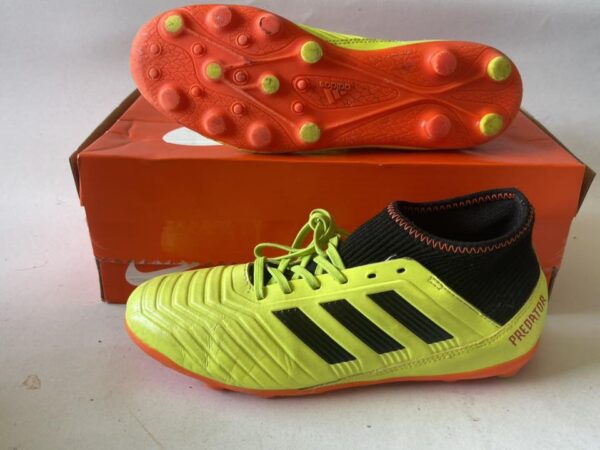 Giày Đá Banh 2hand Hiệu Adidas
